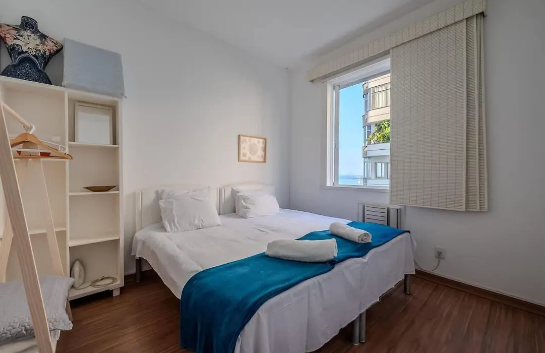 Vista para a praia de Copacabana, quarto e sala-1