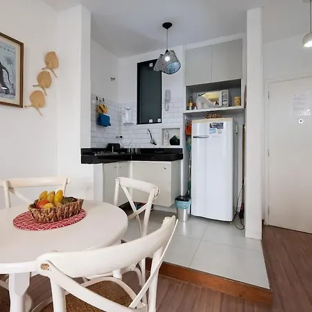 Vista para a praia de Copacabana, quarto e sala-2